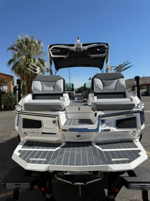 2027-mastercraft-x24-147370-image12