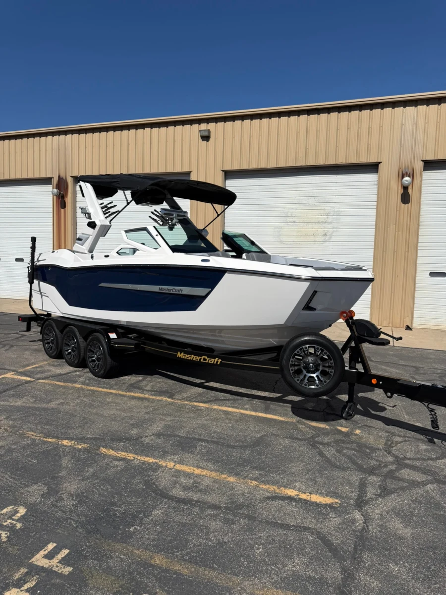 2027-mastercraft-x24-147370-image8