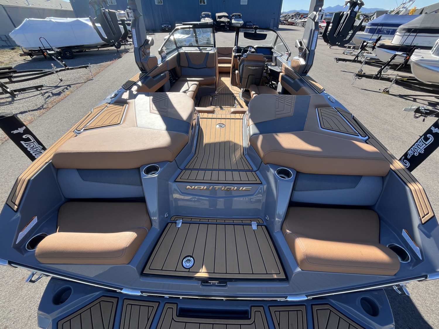 2024 Nautique G23
