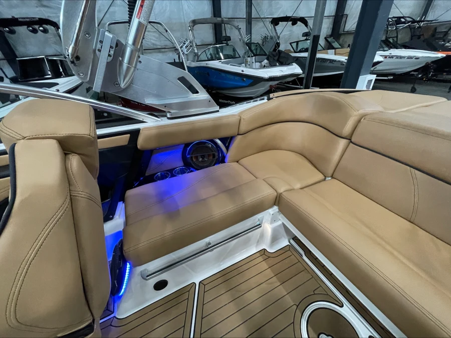 2021-mastercraft-xt20-147389-image11