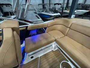 2021-mastercraft-xt20-147389-image11