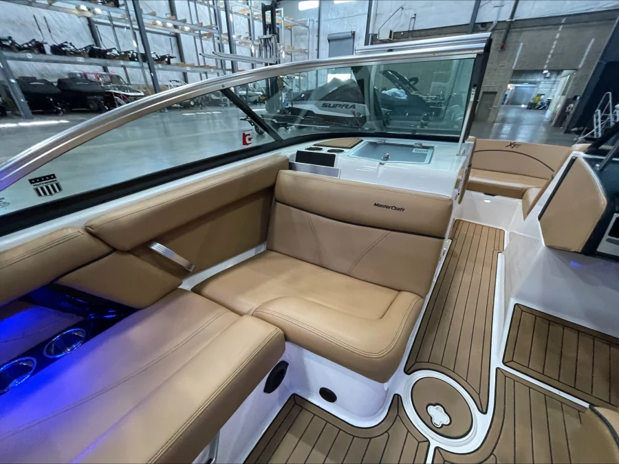 2021-mastercraft-xt20-147389-image15