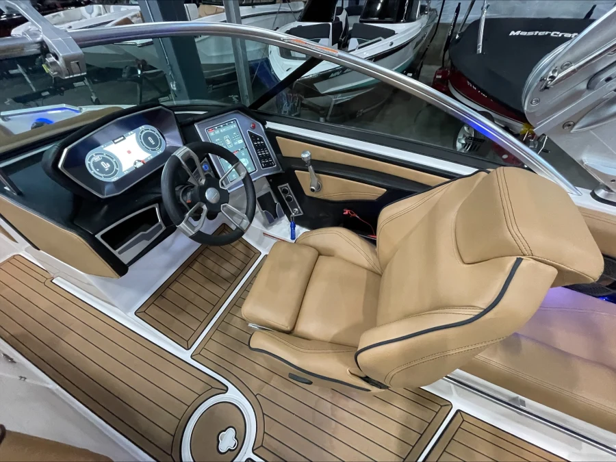 2021-mastercraft-xt20-147389-image17