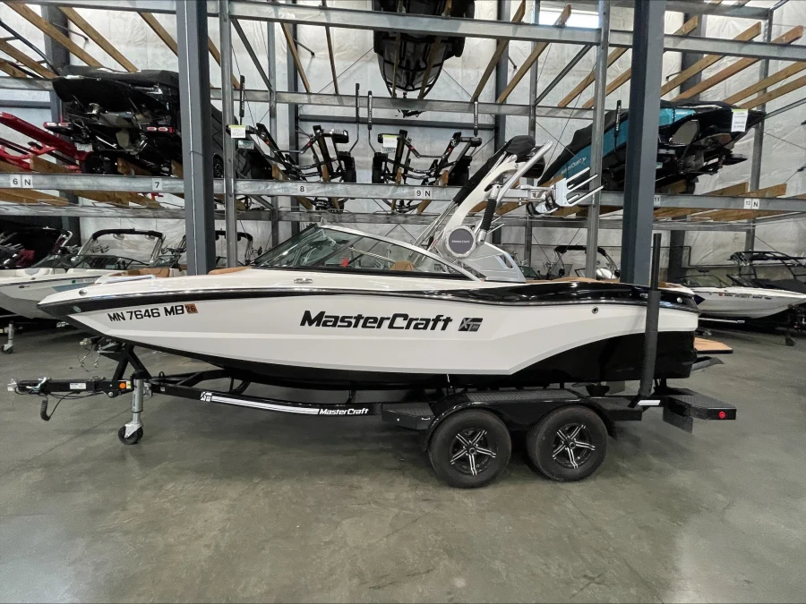 2021-mastercraft-xt20-147389-image2