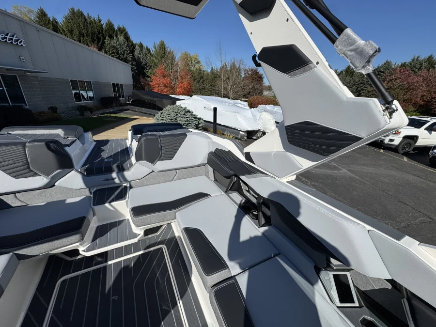 2027-mastercraft-x22-147391-image14