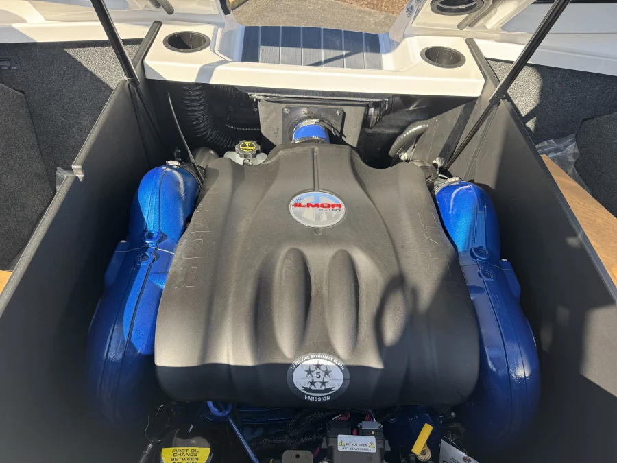 2027-mastercraft-x22-147391-image21