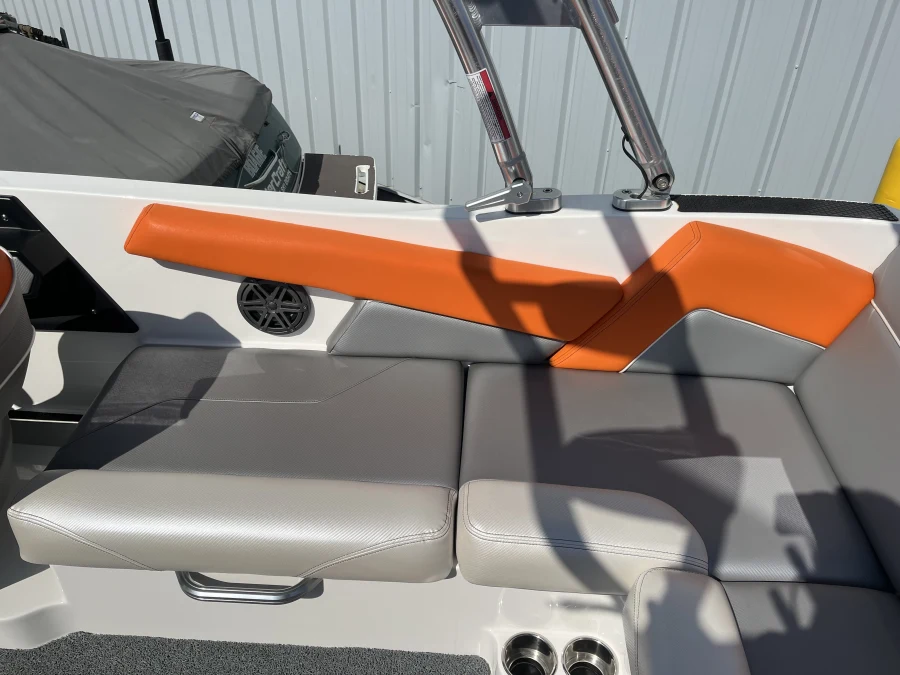 2016-mastercraft-nxt22-147392-image6
