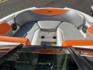 2016-mastercraft-nxt22-147392-image8