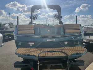 2027-mastercraft-xt24-147395-image3