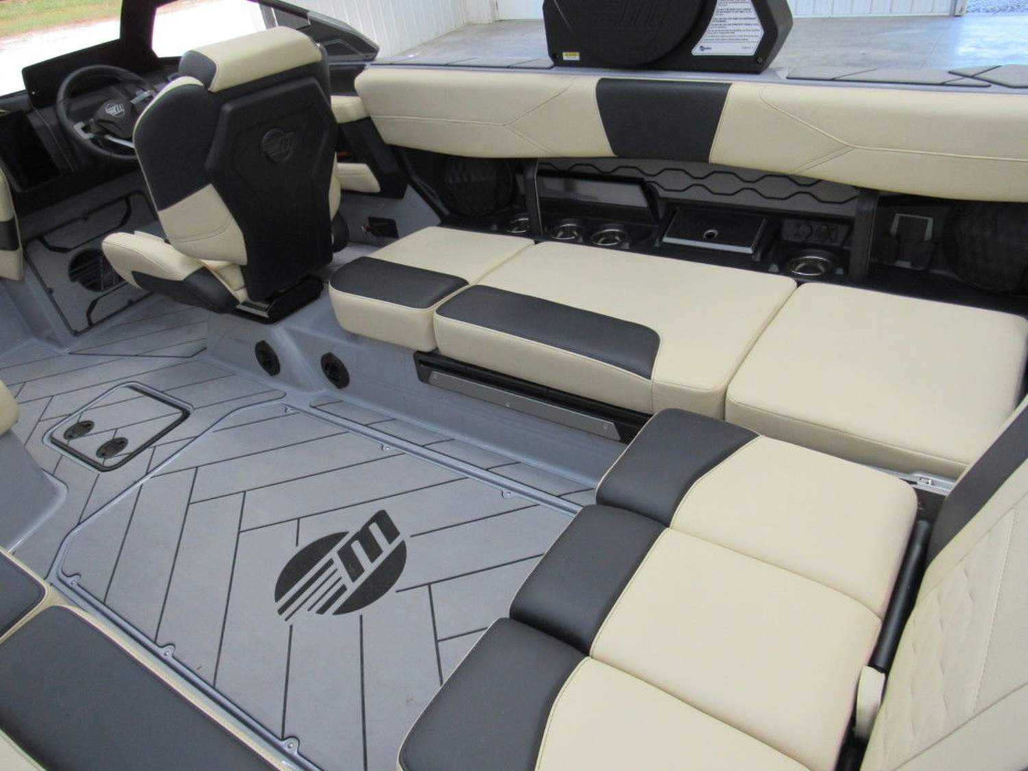 2027 Malibu Boats 23 LSV