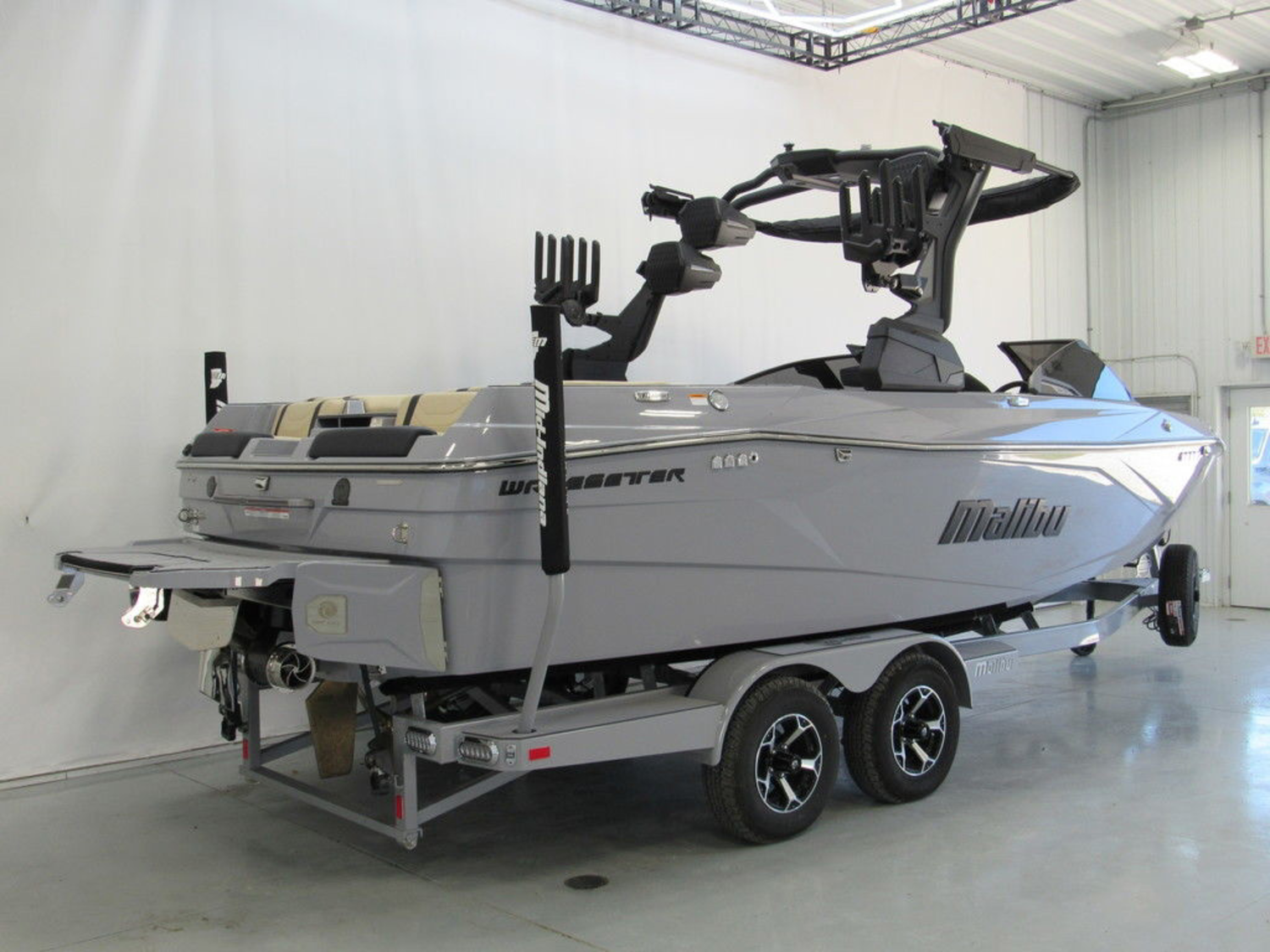 2027 Malibu Boats 23 LSV