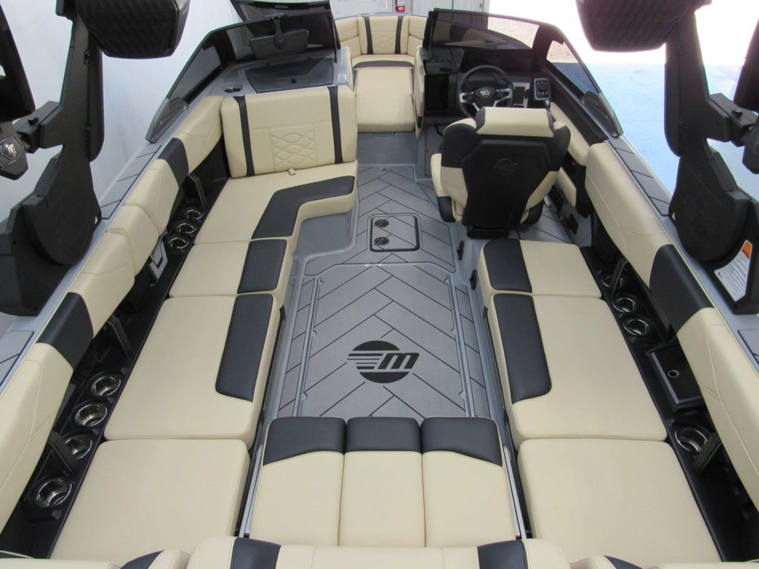 2027 Malibu Boats 23 LSV