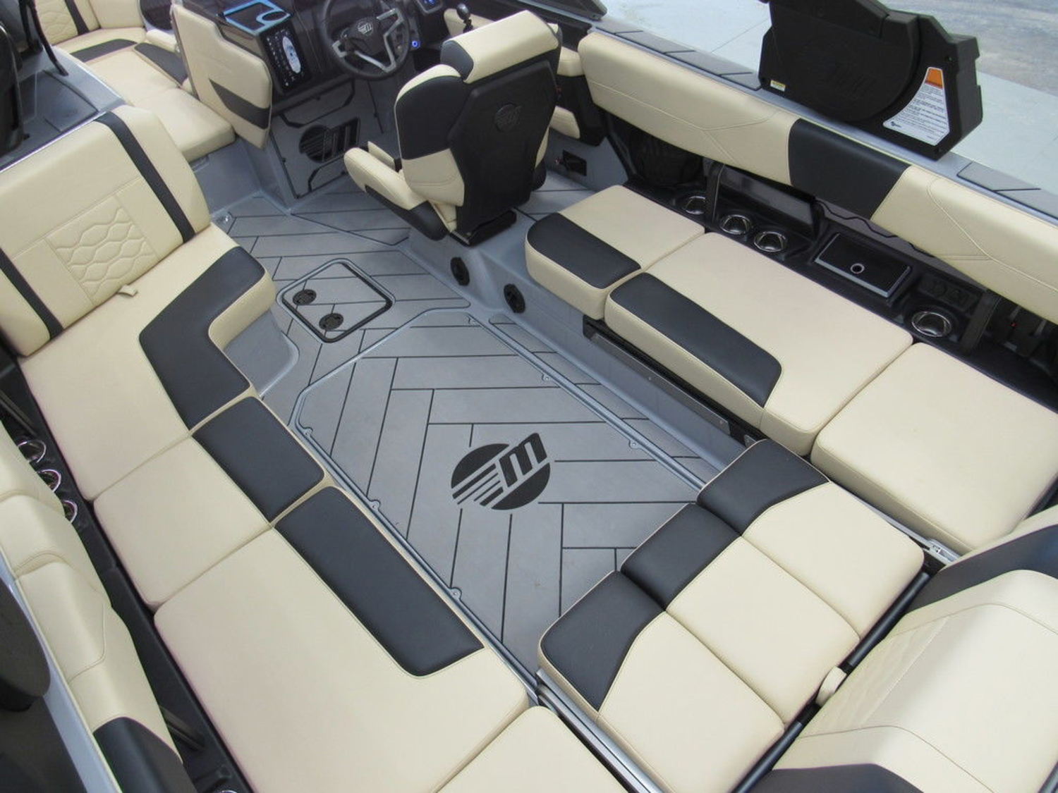 2027 Malibu Boats 23 LSV