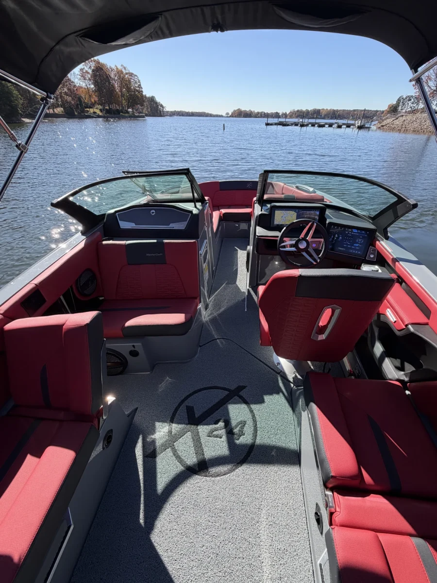 2025-mastercraft-x24-147402-image7.webp