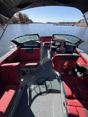 2025-mastercraft-x24-147402-image7.webp