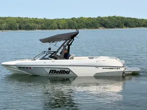 2022-malibu-wakesetter-vtx-147427-image0.webp