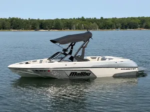 2022-malibu-wakesetter-vtx-147427-image1.webp