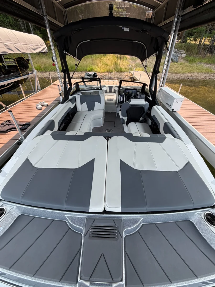 2022-malibu-wakesetter-vtx-147427-image10.webp