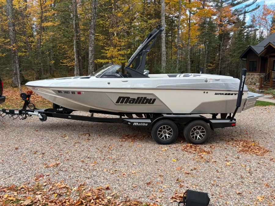 2022-malibu-wakesetter-vtx-147427-image17.webp
