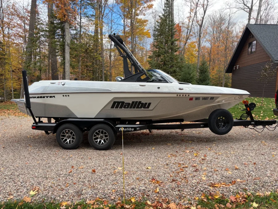 2022-malibu-wakesetter-vtx-147427-image18.webp