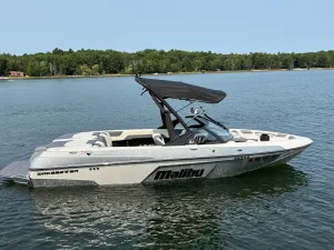 2022-malibu-wakesetter-vtx-147427-image3.webp