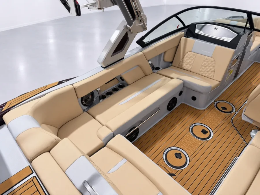 2022-mastercraft-x22-147450-image3.webp