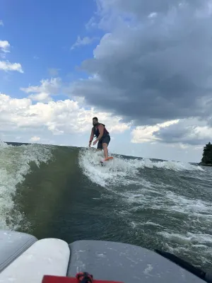 2019-axis-a24-147461-image2.webp