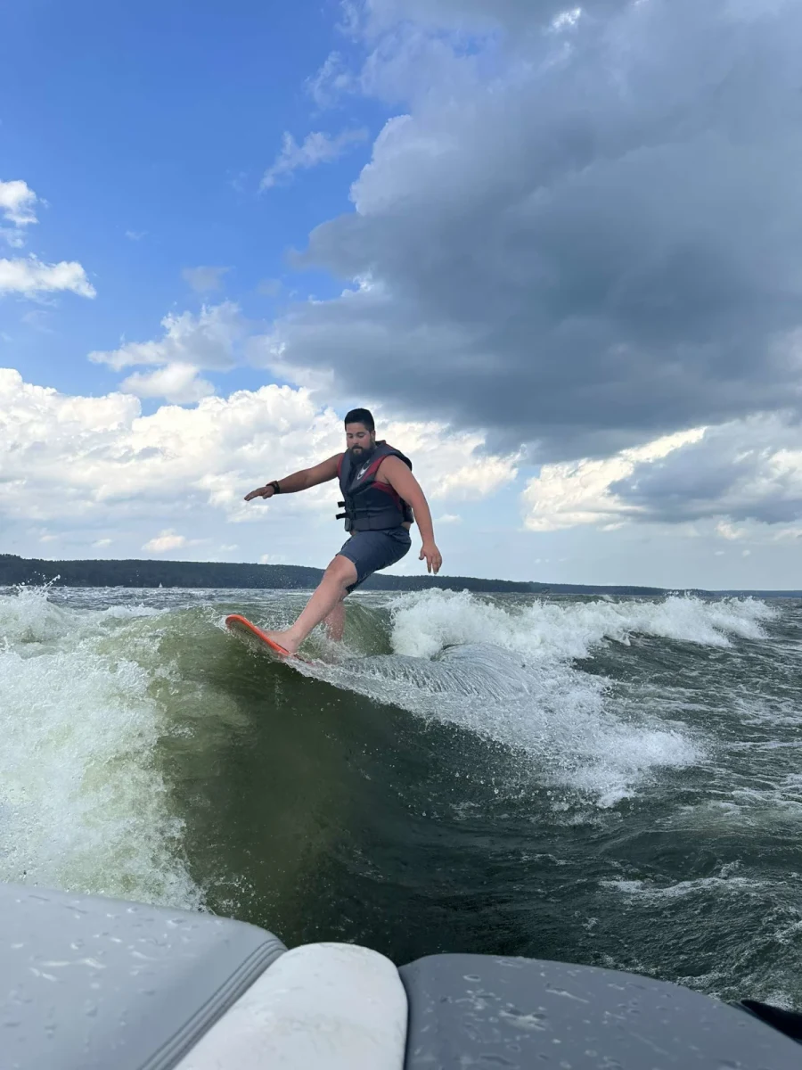 2019-axis-a24-147461-image3.webp
