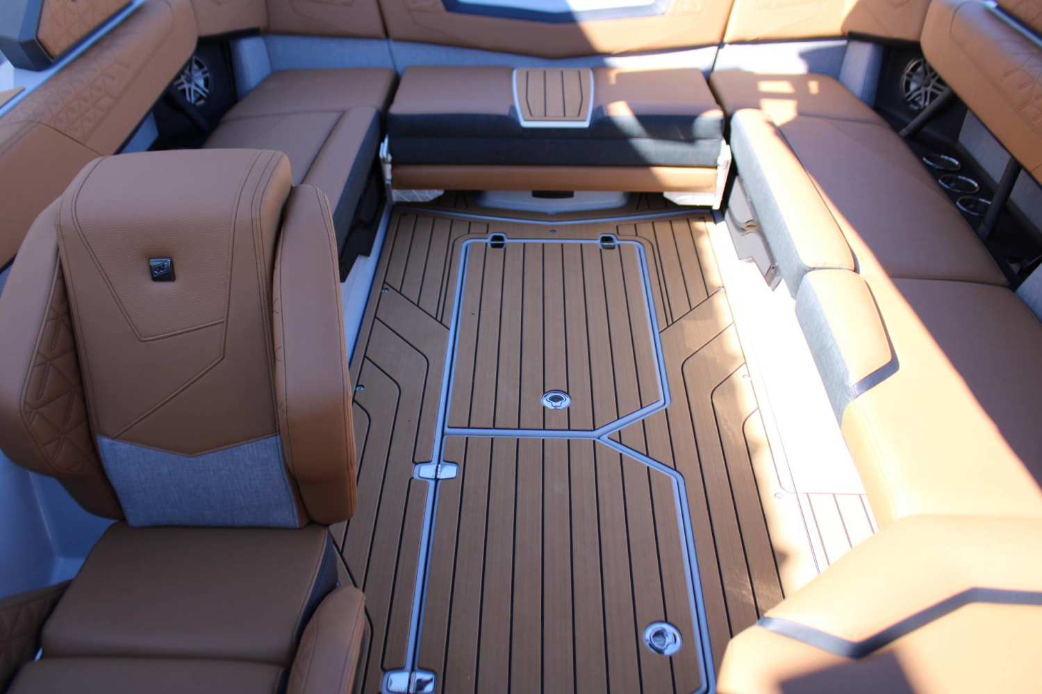 2027 Nautique S23