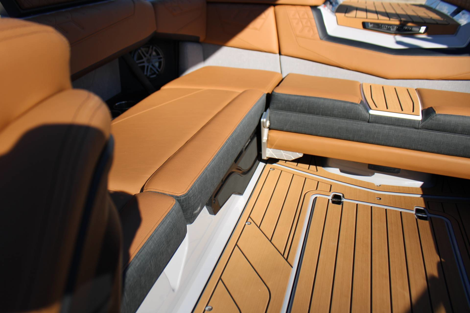 2027 Nautique S23