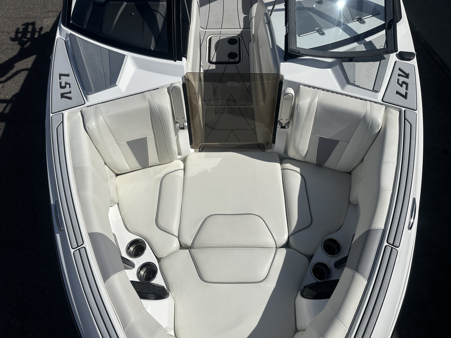 2022 Malibu Boats 23 LSV