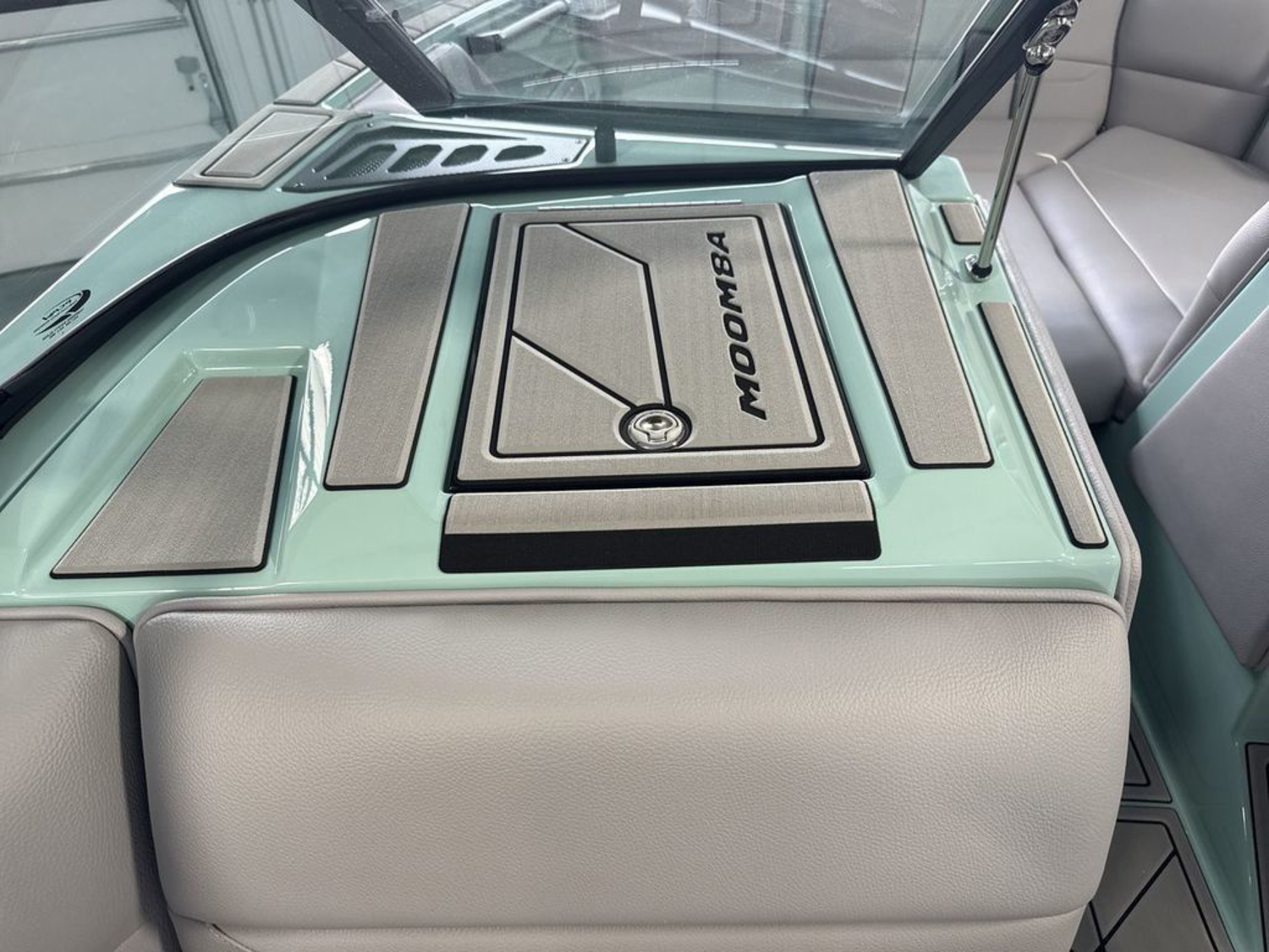 2027 MOOMBA Max