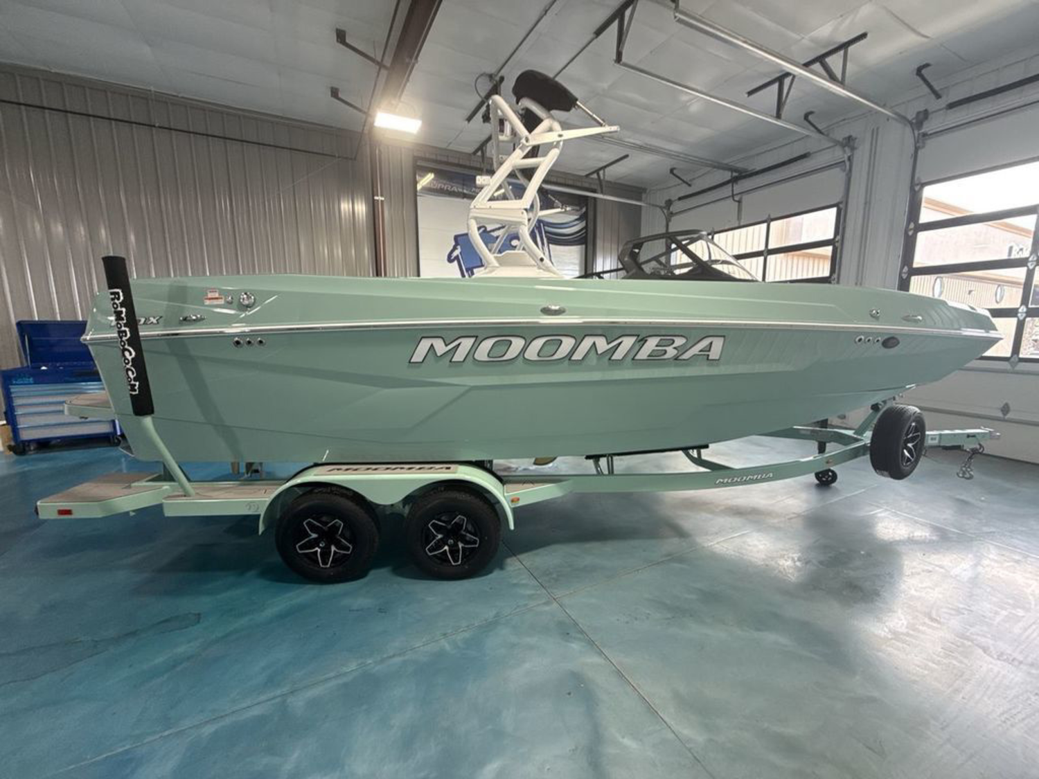 2027 MOOMBA Max