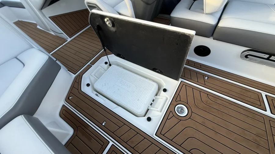 2017-nautique-g23-147513-image2.webp