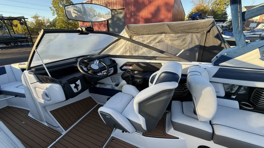 2017-nautique-g23-147513-image3.webp