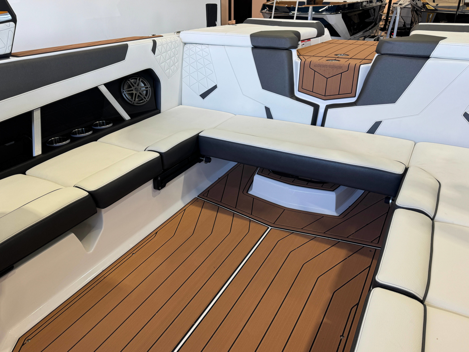 2027 Nautique Super Air Nautique GS22