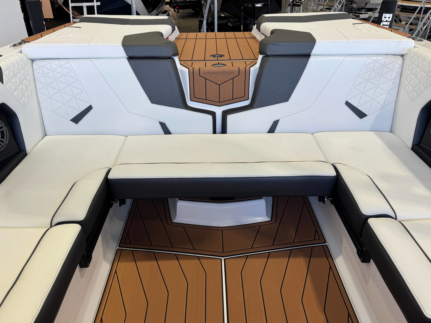 2027 Nautique Super Air Nautique GS22