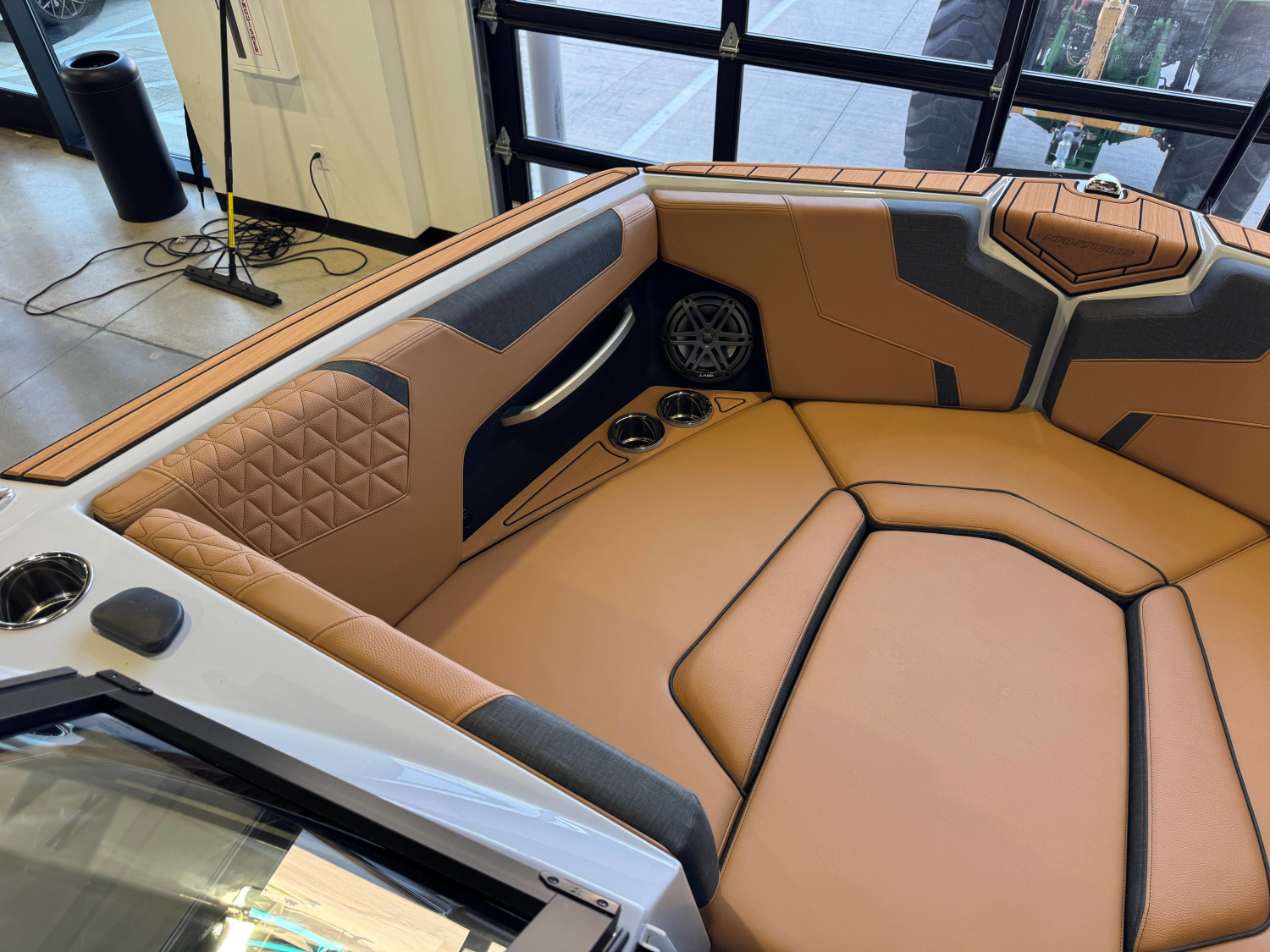 2027 Nautique Super Air Nautique GS22
