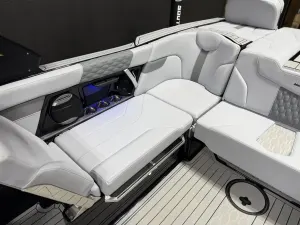 2026-mastercraft-xt24-147550-image10.webp