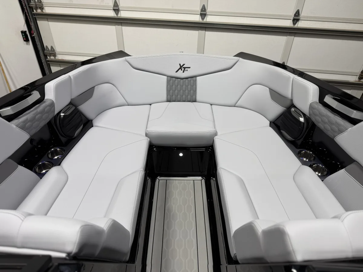 2026 MasterCraft XT24