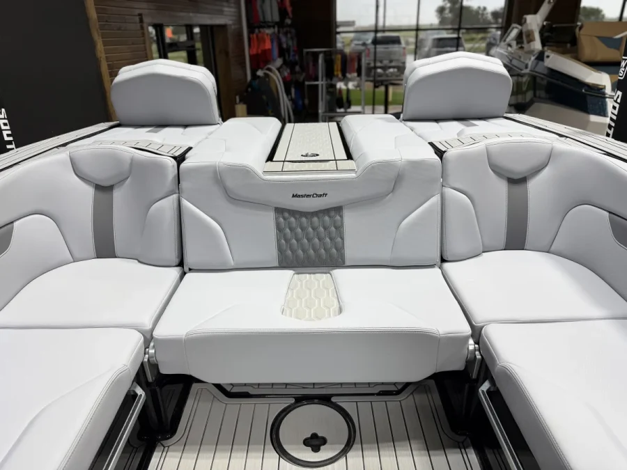 2026-mastercraft-xt24-147550-image13.webp