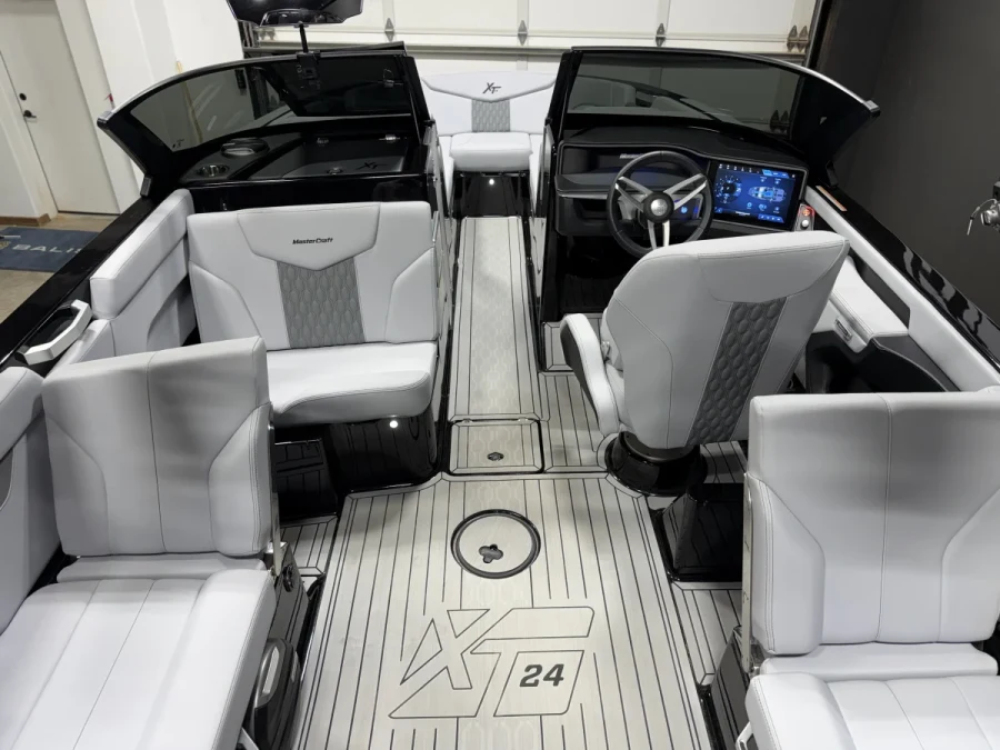 2026-mastercraft-xt24-147550-image5.webp