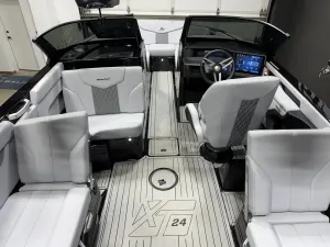 2026-mastercraft-xt24-147550-image5.webp