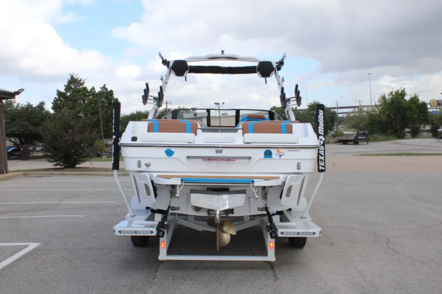 2027-malibu-wakesetter-23-lsv-147558-image7.webp