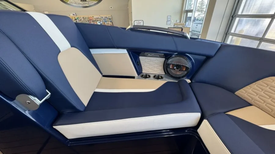 2025-mastercraft-x24-147567-image17.webp