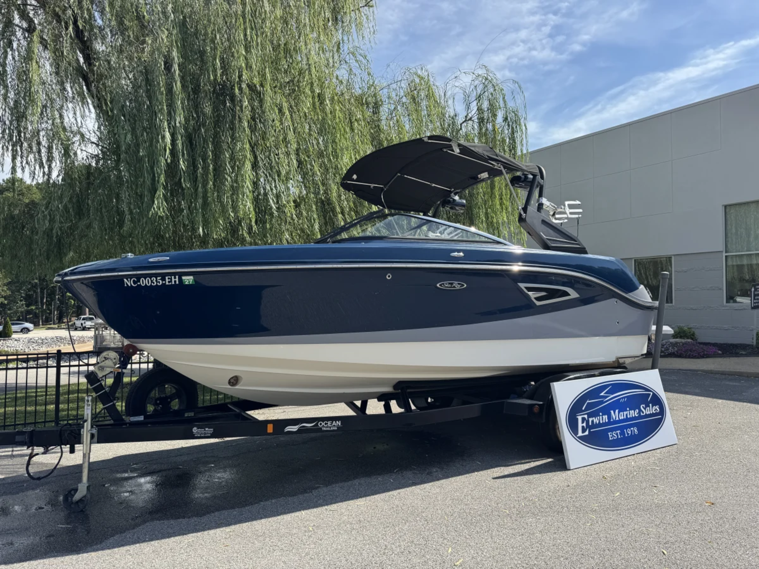 2017 Sea Ray 230SLX W