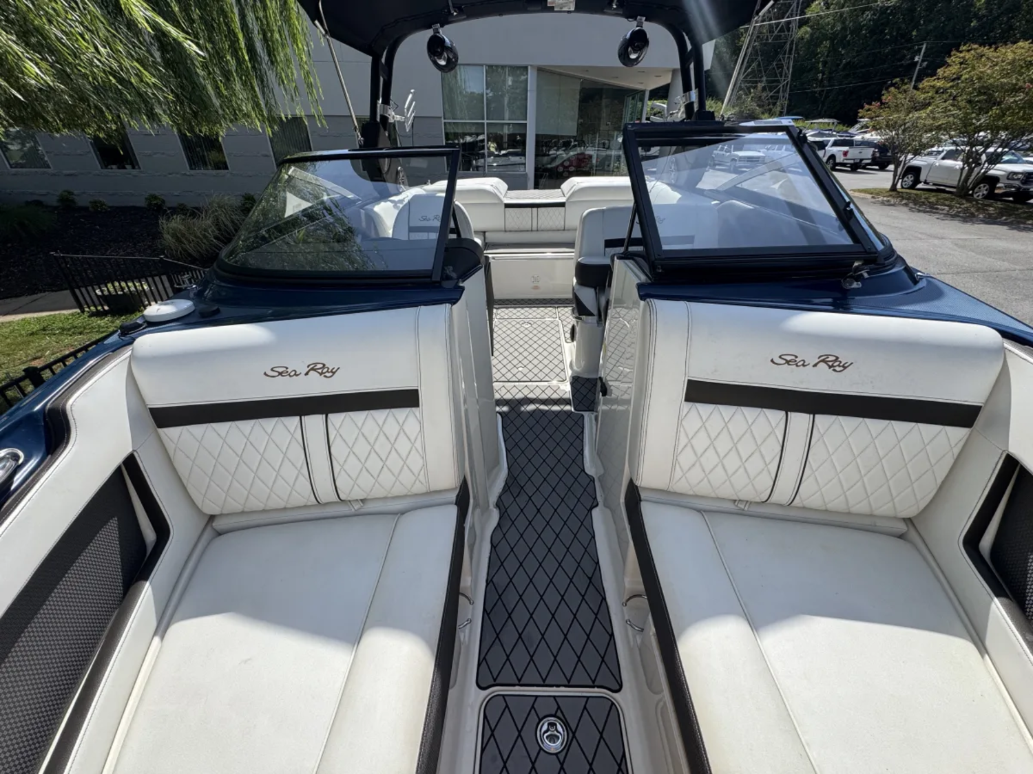 2017 Sea Ray 230SLX W