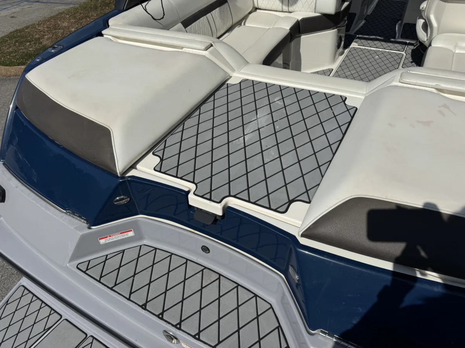 2017 Sea Ray 230SLX W