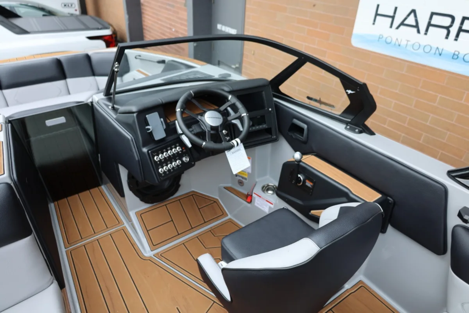 2027 MOOMBA Tykon