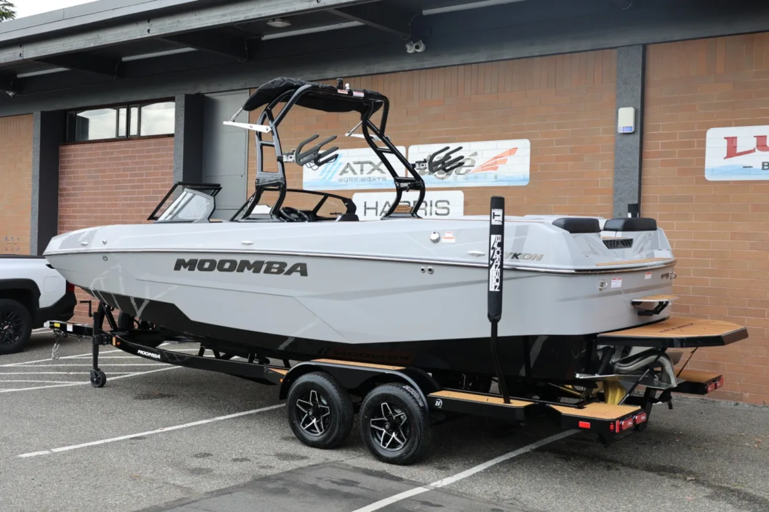 2027 MOOMBA Tykon